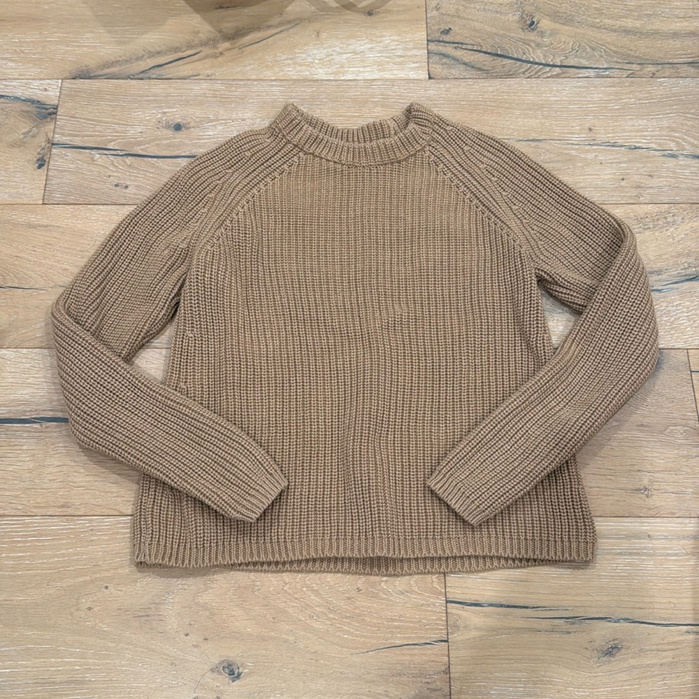 Quince 100% cotton fisherman sweater. Gently worn, light wear. Sz sm